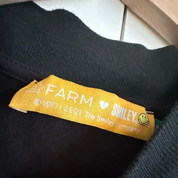 FARM Rio Smiley Cropped Tee - Picture 4 of 8